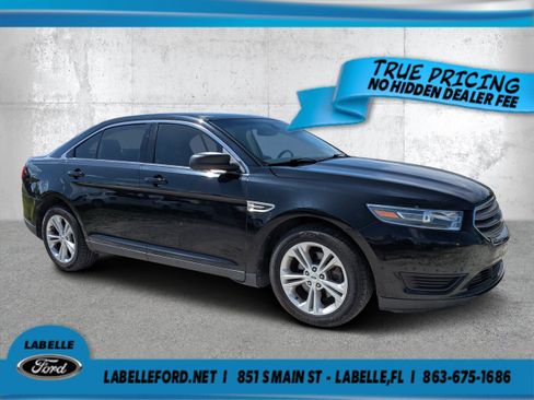Used 2017 Ford Taurus SE FWD image 1