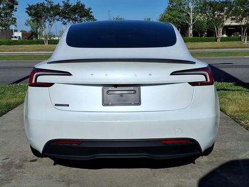 Used 2025 Tesla Model 3 RWD image 2