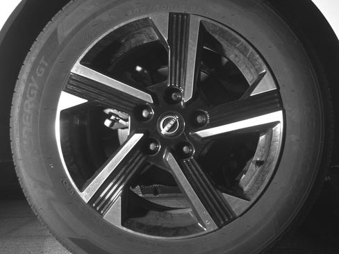 Used 2025 Nissan Sentra SV image 15