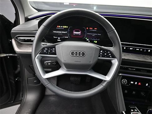 Certified 2025 Audi Q5 Premium w/ Convenience Package image 15