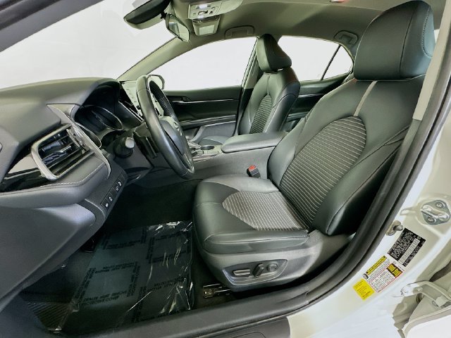 Used 2023 Toyota Camry SE FWD image 12