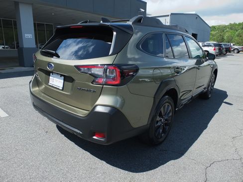 Used 2025 Subaru Outback Onyx Edition AWD/4WD image 3