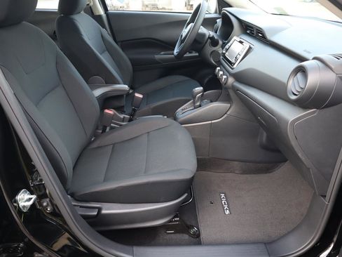 Used 2025 Nissan Kicks Play S image 40