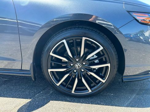 Used 2024 Honda Accord Touring image 11