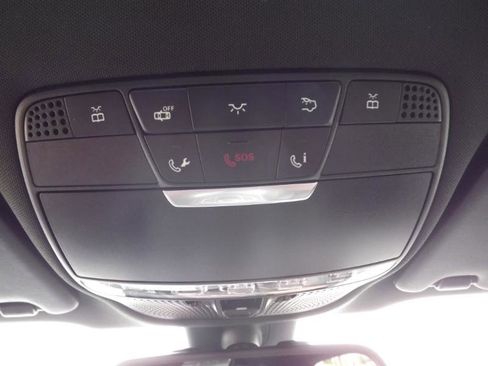 Used 2019 Mercedes-Benz GLC 300 4MATIC image 26