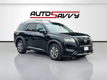 Used 2023 Nissan Pathfinder SL w/ Lighting Package (N92)