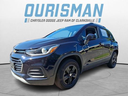 Used 2022 Chevrolet Trax LT w/ Driver Confidence Package AWD/4WD image 3