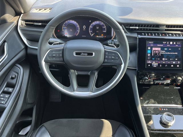 Used 2023 Jeep Grand Cherokee Altitude AWD/4WD image 18