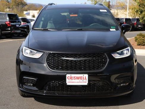 New 2026 Chrysler Pacifica Limited w/ S Appearance Package image 6