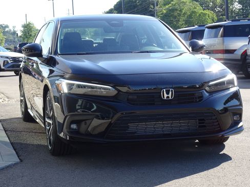 Used 2024 Honda Civic Touring image 6