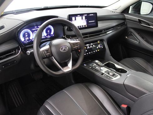 Certified 2025 INFINITI QX60 Luxe w/ Vision Package image 4