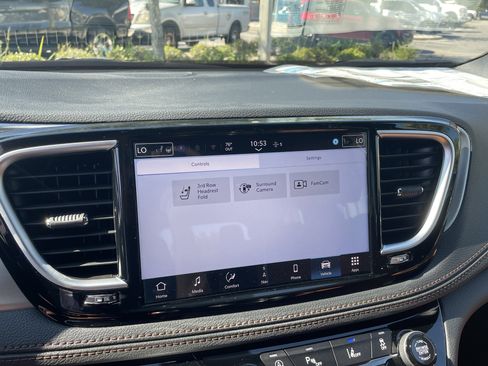 New 2026 Chrysler Pacifica Pinnacle image 27