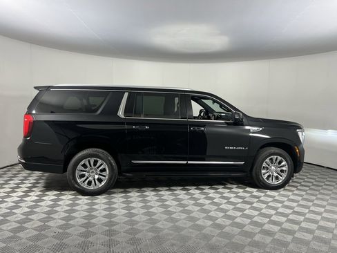 Used 2025 GMC Yukon XL Denali image 3