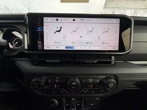 New 2026 Jeep Gladiator Sport image 23