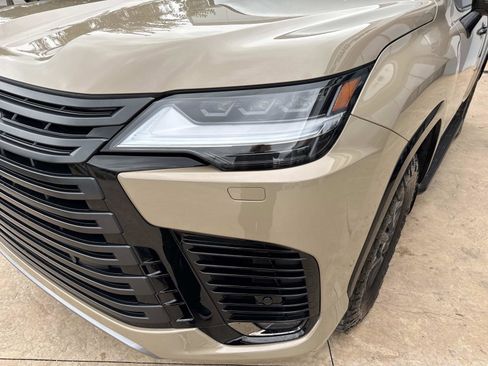 Certified 2025 Lexus LX 700h Overtrail image 9