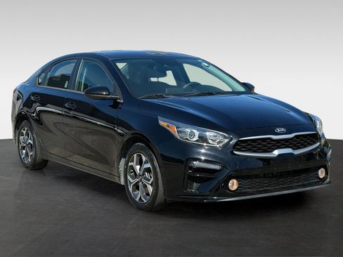 Used 2021 Kia Forte LXS FWD image 3