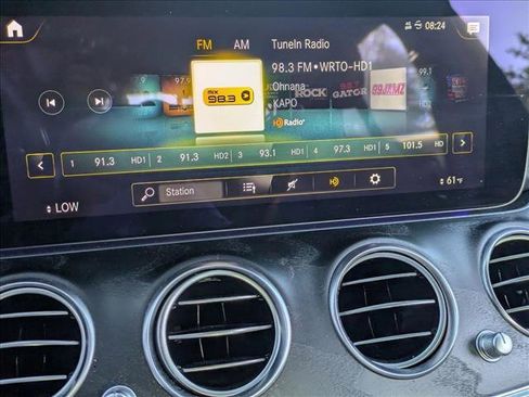Used 2022 Mercedes-Benz E 350 Sedan image 10