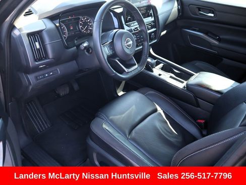 Used 2022 Nissan Pathfinder SL image 17