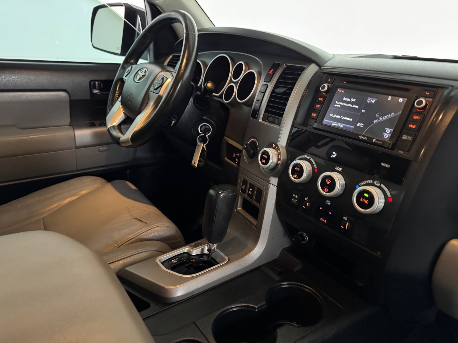 Used 2014 Toyota Sequoia SR5 w/ Premium Package AWD/4WD image 24