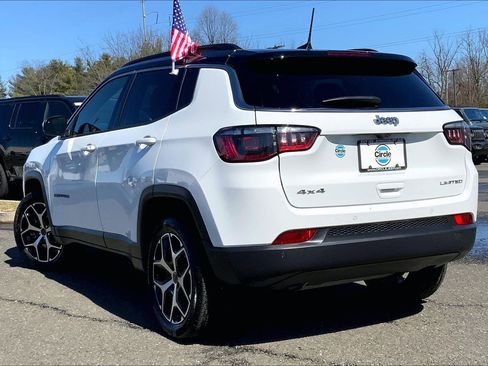 Used 2025 Jeep Compass Limited w/ Sun & Sound Group image 11