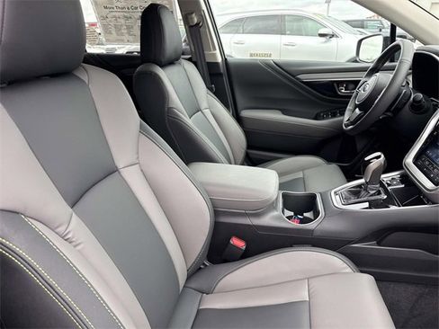 Used 2025 Subaru Outback Onyx Edition image 19