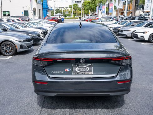 Certified 2025 Honda Accord SE image 6