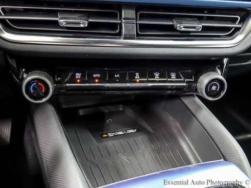 New 2026 Chevrolet Equinox EV LT FWD image 17