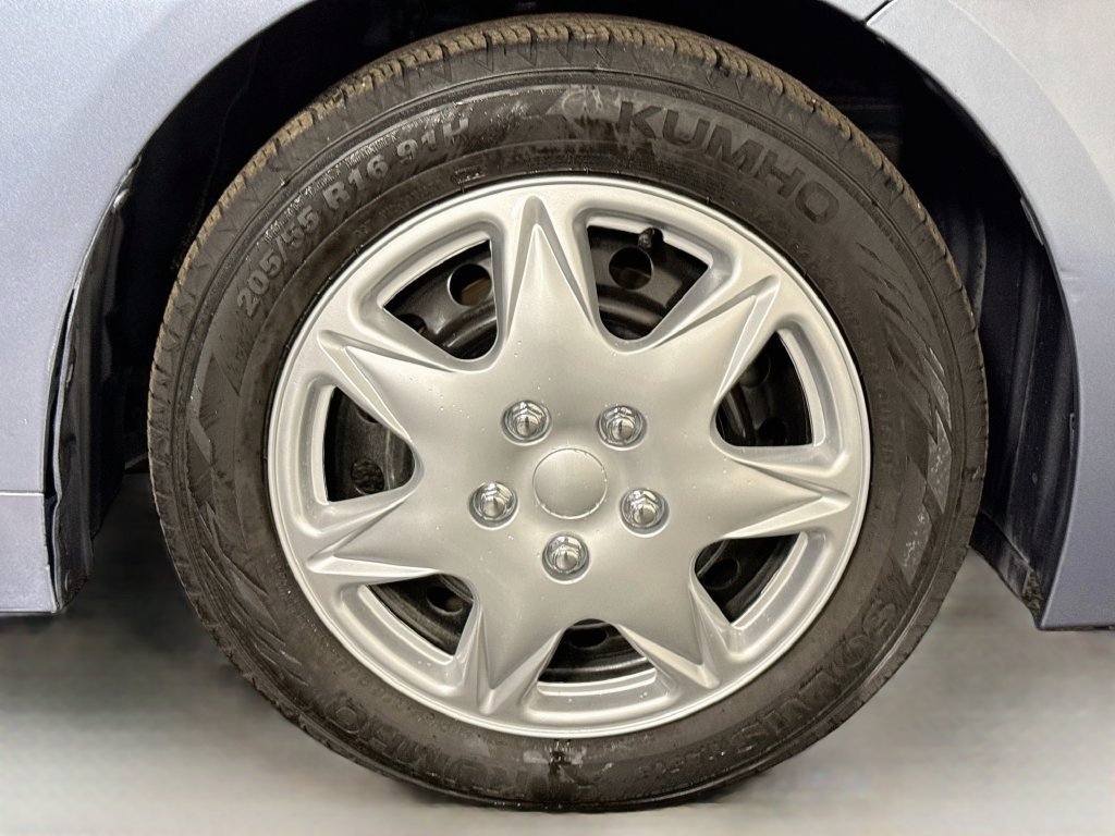 Used 2022 Toyota Corolla LE FWD image 30