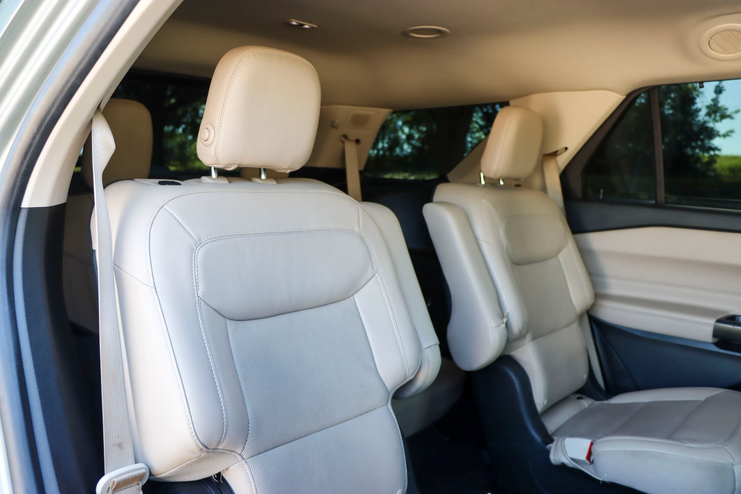 Used 2020 Ford Explorer Limited RWD image 22