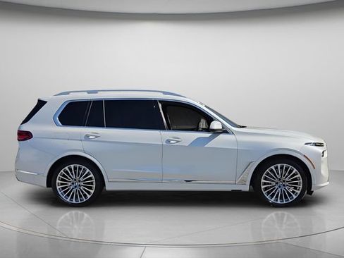 Used 2024 BMW X7 xDrive40i AWD/4WD image 8