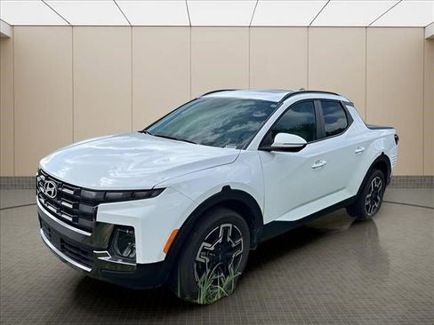 Used 2025 Hyundai Santa Cruz Limited AWD/4WD image 2
