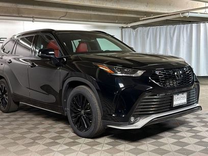 Used 2023 Toyota Highlander XSE