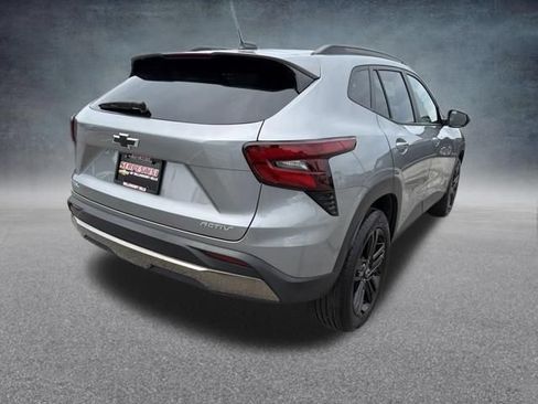 Used 2025 Chevrolet Trax ACTIV FWD image 6