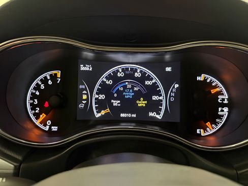 Used 2020 Jeep Grand Cherokee Altitude AWD/4WD image 21
