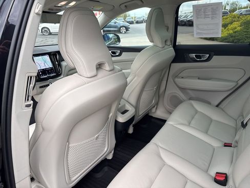 Certified 2023 Volvo XC60 B5 Plus w/ Climate Package AWD/4WD image 32
