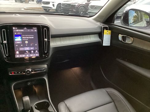 Certified 2026 Volvo XC40 B4 Core FWD image 17