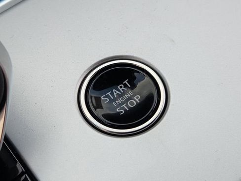 New 2026 Land Rover Range Rover Long Wheelbase SE AWD/4WD image 20