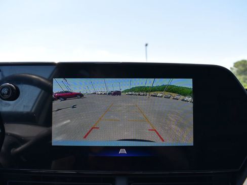 Used 2024 Chevrolet Trax RS w/ Sunroof Package FWD image 16