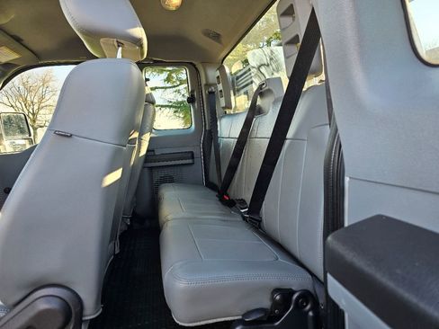 Used 2012 Ford F450 XL w/ High Capacity Trailer Tow Pkg image 26