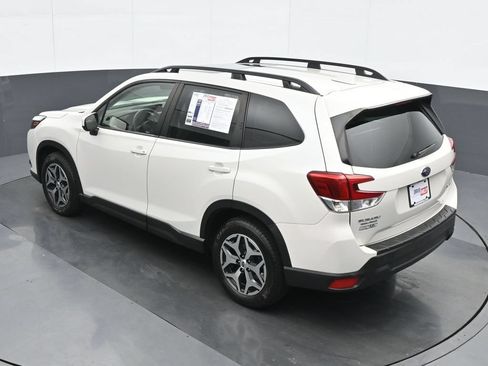 Used 2023 Subaru Forester Premium AWD/4WD image 20