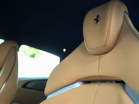 Certified 2024 Ferrari Purosangue Base image 38