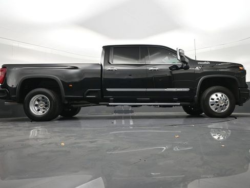 Used 2026 Chevrolet Silverado 3500 High Country w/ High Country Premium Package AWD/4WD image 32