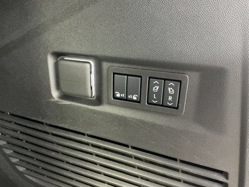 Used 2026 Chevrolet Tahoe High Country w/ Sun And Tow Package AWD/4WD image 16