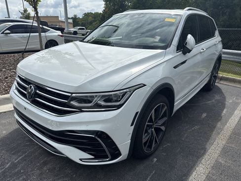 Used 2023 Volkswagen Tiguan SEL R-Line AWD/4WD image 5