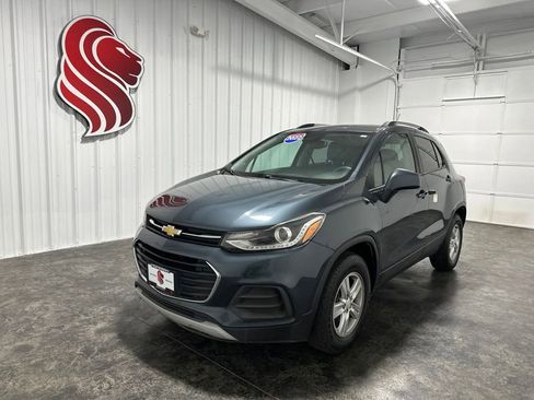 Used 2022 Chevrolet Trax LT AWD/4WD image 1