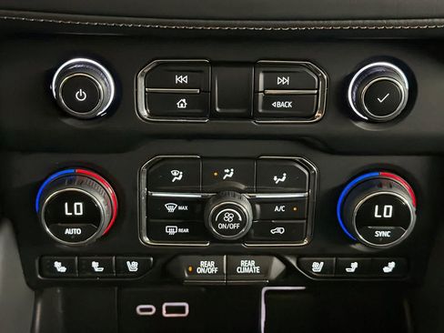 Used 2023 Chevrolet Tahoe High Country AWD/4WD image 20