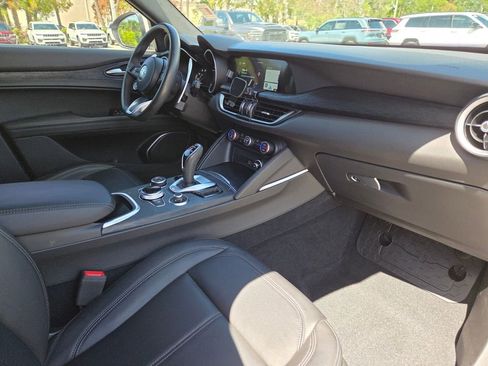 Used 2023 Alfa Romeo Stelvio Sprint image 9