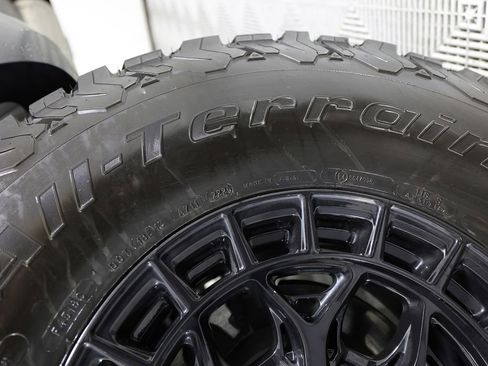 Used 2025 Ford F150 Raptor w/ Equipment Group 803A Raptor R AWD/4WD image 53