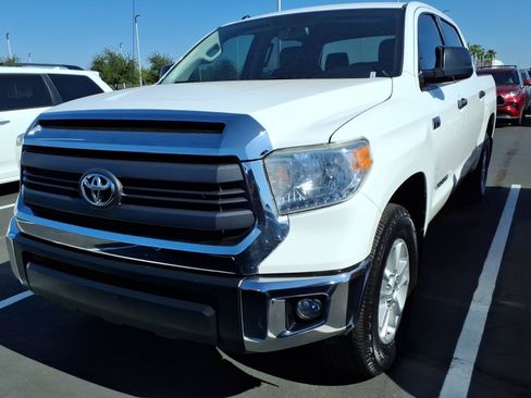 Used 2015 Toyota Tundra SR5 w/ SR5 Upgrade Package RWD image 2