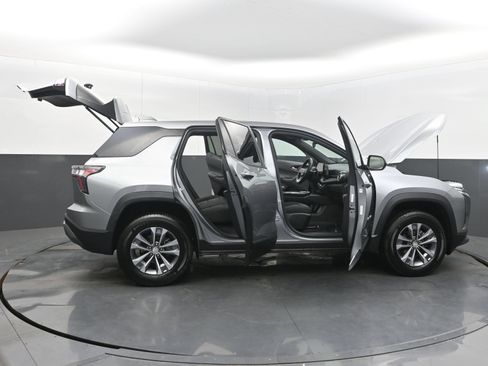 Used 2025 Chevrolet Equinox LT FWD image 51